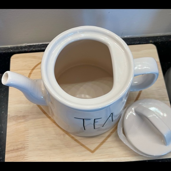 Rae Dunn tea kettle - Picture 2 of 4